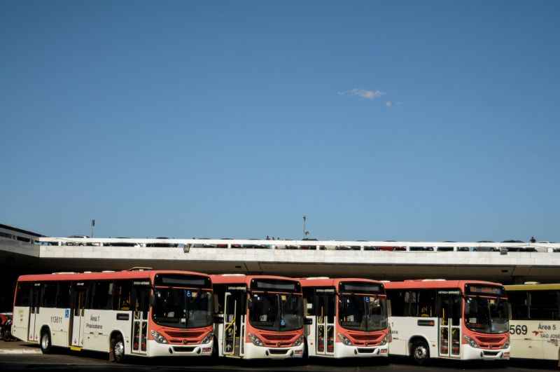 Ônibus do DF e Entorno funcionarão normalmente, garantiu o governador Rollemberg