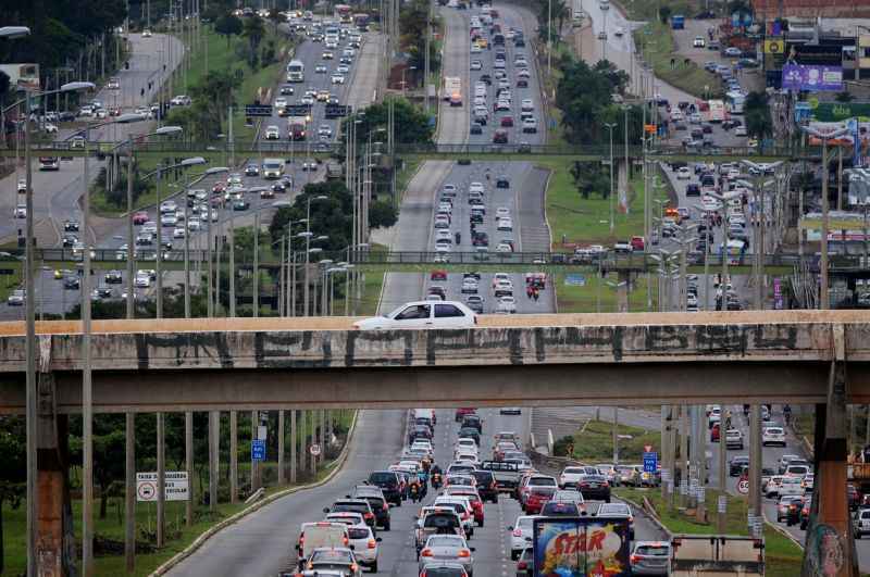 EPTG é uma das vias que terá a faixa exclusiva liberada nesta terça