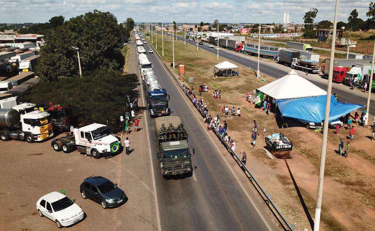 Alguns caminhoneiros foram impedidos de trabalhar por outros trabalhadores