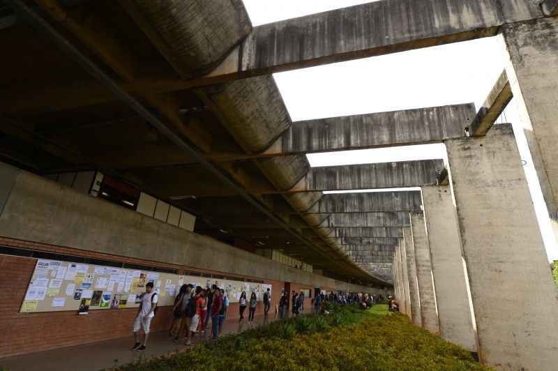 Hoje e amanhã 15.075 candidatos enfrentam maratona de provas na tentativa de conquistar uma das 2.105 vagas oferecidas para o segundo semestre