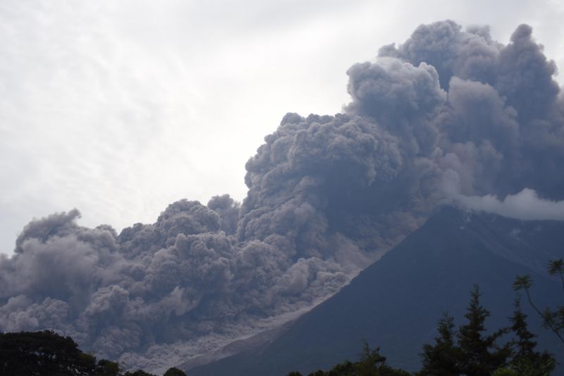 As vítimas fatais foram presas pela lava que desceu do vulcão