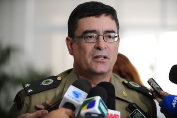 O general Mauro Sinott deixa o gabinete de intervenção federal no Rio de Janeiro