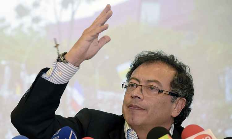 Gustavo Petro é ex-guerrilheiro e candidato à presidência da Colômbia, pelo partido de esquerda