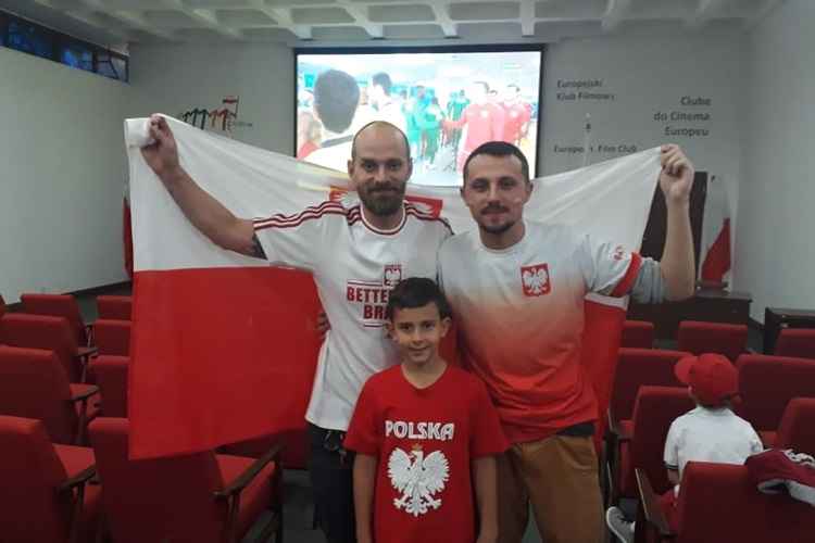 Com apenas 9 anos, Pedro Godlewski poderá assistir à Polônia em uma Copa do Mundo pela primeira vez