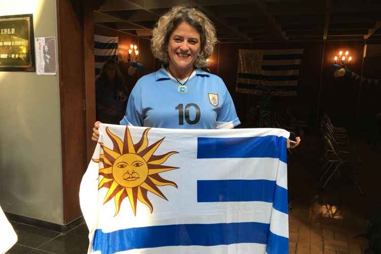 %u201CSe Brasil e Uruguai se enfrentarem, eu vou torcer para o Uruguai, claro. Mas acho que meus filhos, que nasceram aqui, irão torcer para o Brasil%u201D, comentou a torcedora Paula Belgeri, 41, anos