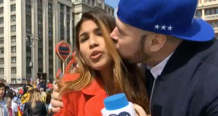 Jornalista colombiana foi beijada e assediada ao vivo no Mundial