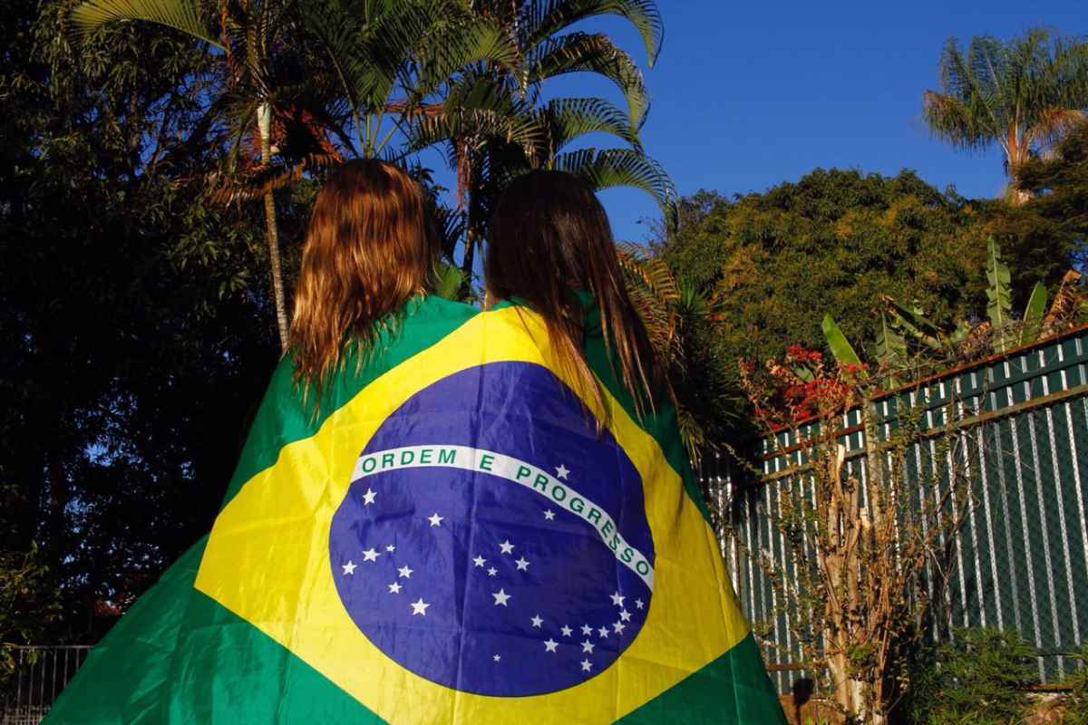 O empresário Gabriel Bereohff reuniu amigos em casa, no Lago Sul, para assistir ao jogo do Brasil