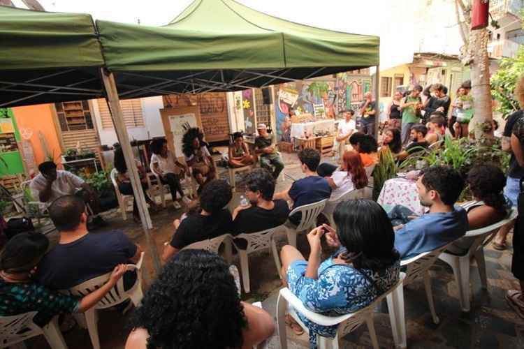 Encontro na Ecofeira do Mercado Sul: período de estiagem facilita a realização de eventos em locais abertos