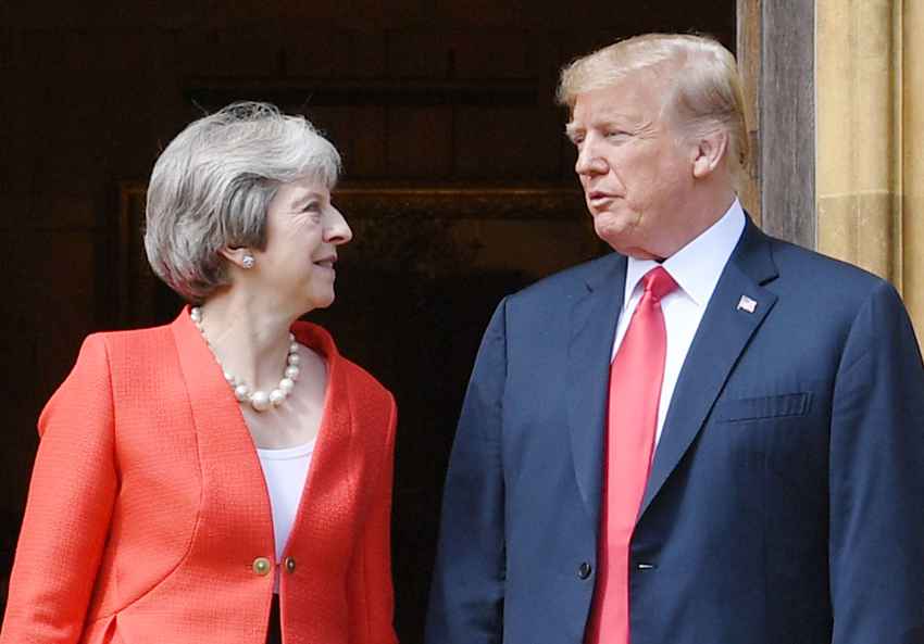 Trump disse que Boris Johnson seria um grande primeiro-ministro e que os planos da primeira-ministra de manter vínculos com a União Europeia após o Brexit impossibilitam um acordo comercial com os EUA