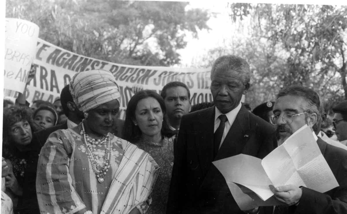 Nelson Mandela em visita à Universidade de Brasília em 1991