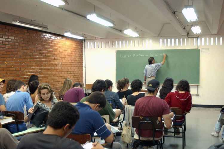 Segundo estudo do BID, 5% dos jovens de 15 anos querem dar aulas