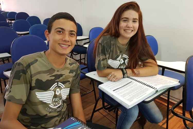 Athos Fagundes e Sarah Cordeiro dedicam-se diariamente a conseguir a vaga