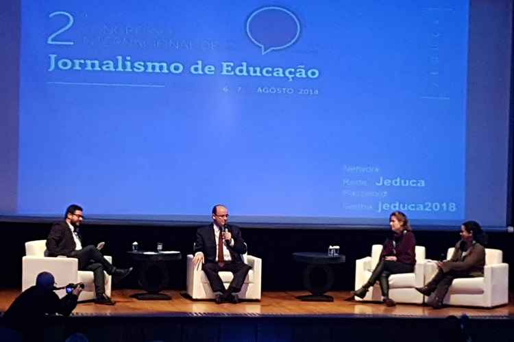 O Ministro da Educação, ao centro, esteve em evento da Jeduca