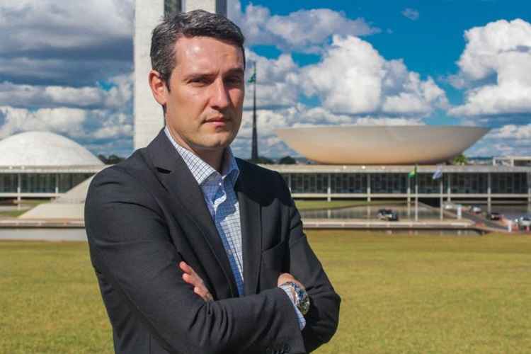 Luiz Henrique Bezerra aponta discriminação velada