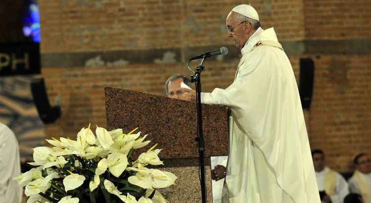 Papa Francisco também fez um apelo à comunidade católica por uma mobilização para denunciar tudo aquilo que coloca em perigo a integridade de qualquer pessoa