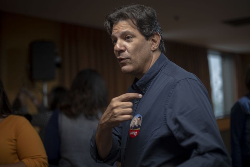 A suposta prática resultou em uma ação de improbidade administrativa movida pelo MP contra Haddad