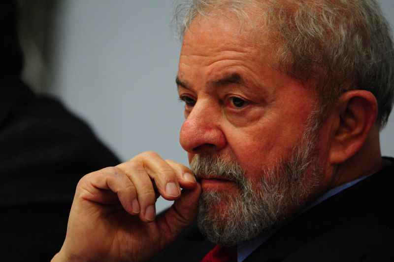 Lula foi condenado pelo Tribunal Regional Federal da 4ª Região a 12 anos e um mês de prisão por corrupção e lavagem de dinheiro