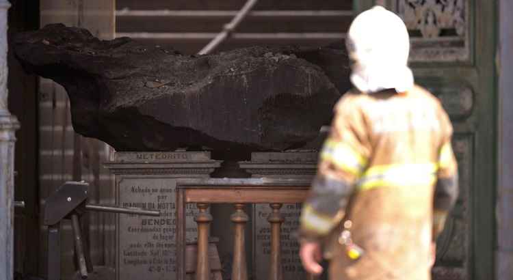 Meteorito resistiu ao incêndio no Museu Nacional