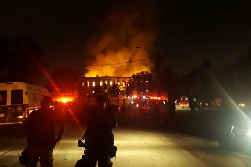 Incêndio atinge o Museu Nacional do Rio de Janeiro