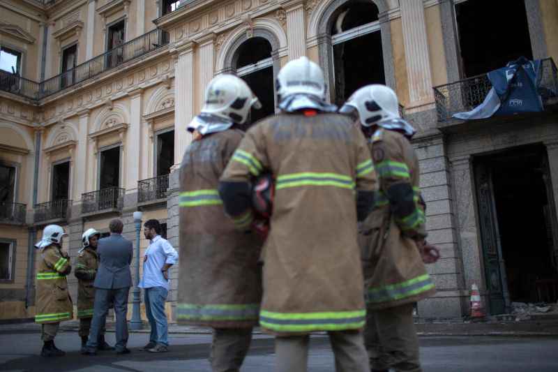 Relatório técnico do Corpo de Bombeiros mostra que o prédio funcionava sem o Certificado de Aprovação e, portanto, não deveria receber público