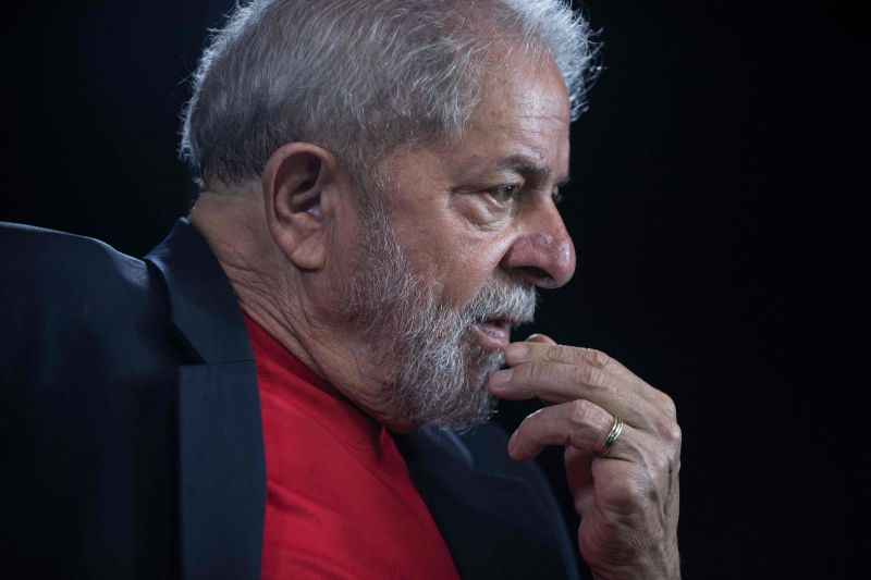 Os advogados de Lula querem que o ministro Edson Fachin, relator da Operação Lava Jato no STF, reconsidere decisão da última quinta-feira