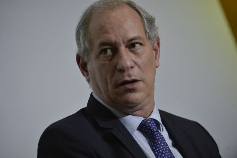 Segundo Ciro, uma das propostas é acabar com a importação de combustível