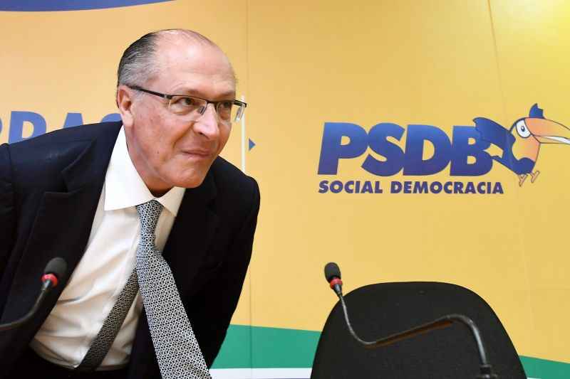 Alckmin aponta que a chapa de Fernando Haddad já tem passaporte carimbado para o segundo turno