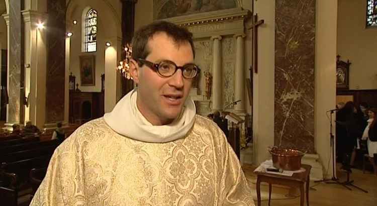 Ordenado sacerdote em 2005, Sèbe foi padre de Saint-Jean XXIII, no setor norte de Rouen