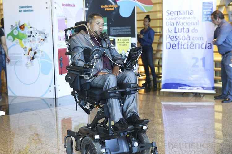 Marco Pellegrini durante abertura das exposições do Museu Memorial da Inclusão