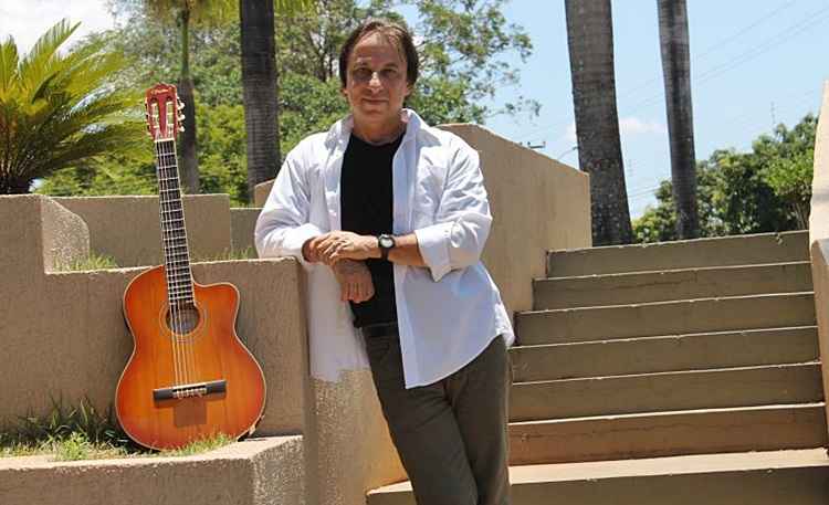 Flávio Faria, embora reconhecido como compositor brasiliense, nasceu de fato em Minas Gerais, e vive em Brasília desde os 6 anos