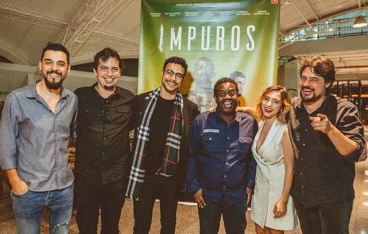 Elenco da série Impuros, da FOX, no Ambiente de Mercado do Festival de Brasília