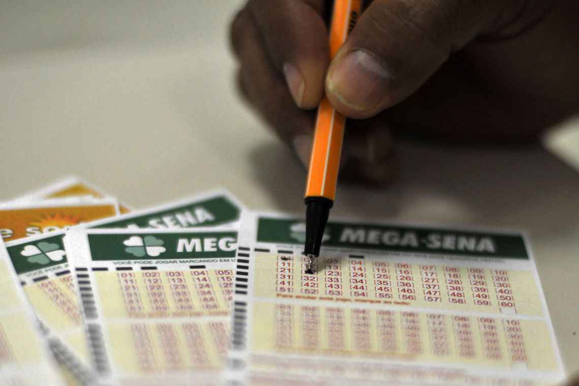 Aposta feita em Vitória vence Mega-Sena; prêmio é de R$ 2,420 milhões 