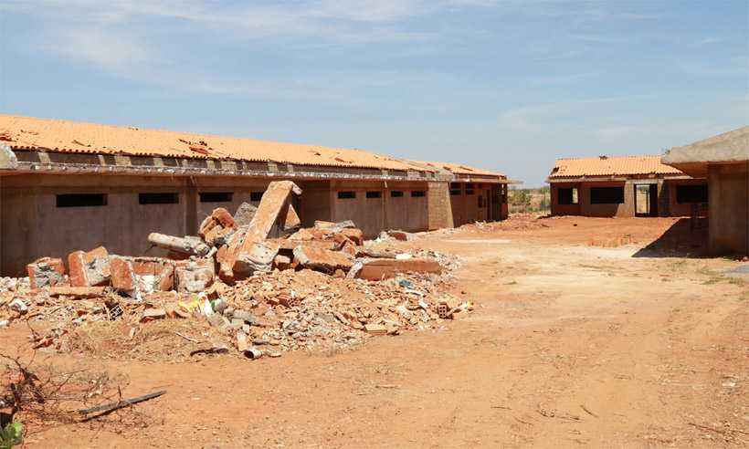 Obra da creche do Conjunto Dona Lundu: depois do incêndio na Gente Inocente, projeto recebeu recursos, mas voltou a ser paralisado