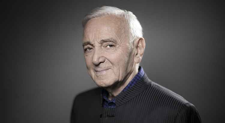 Charles Aznavour é muito lembrado como o intérprete de 