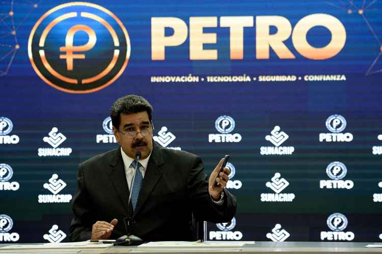 Maduro anuncia reestruturação da criptomoeda 'petro' 