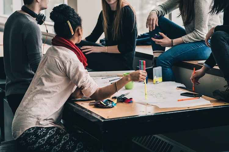 Com a duração de seis semanas, de 7 de janeiro até 15 de fevereiro, o Summer Job oferecerá bolsa de R$ 2 mil para os participantes, além de passagens para aqueles que optarem por unidades do CESAR diferentes do seu estado de residência