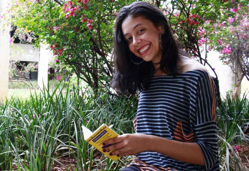 Estudante da UnB e moradora do Paranoá, Maria Clara vai representar o Brasil em uma conferência sobre paz e cultura de inclusão social. Ela ganhou hospedagem e alimentação, mas precisa do dinheiro para as passagens aéreas