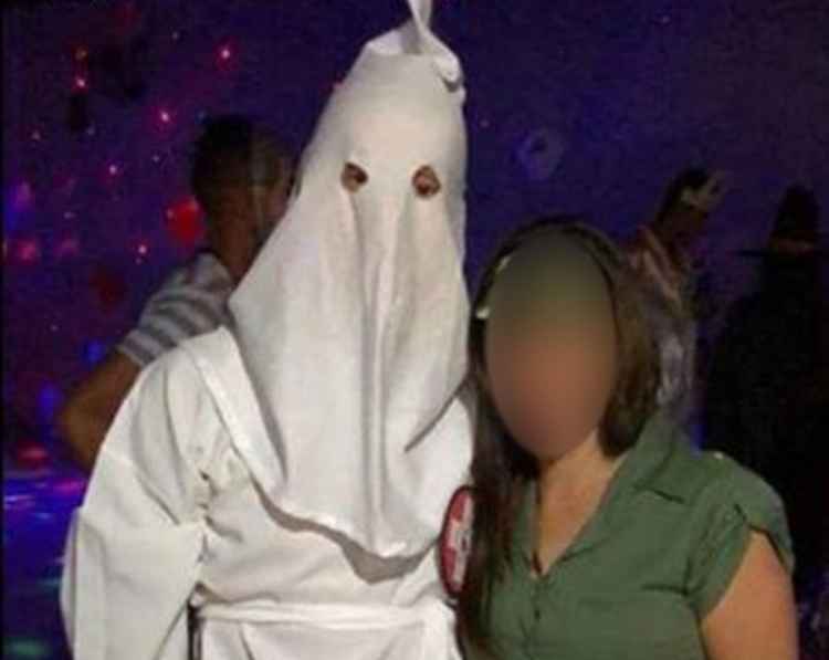 O rapaz alega que não é racista e se inspirou em 'fantasmas'