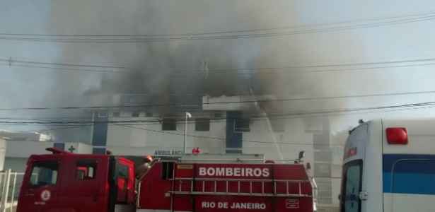 Funcionários, a princípio, descartaram a possibilidade de incêndio criminoso. Eles acham que pode ter sido um acidente na parte elétrica do ar-condicionado