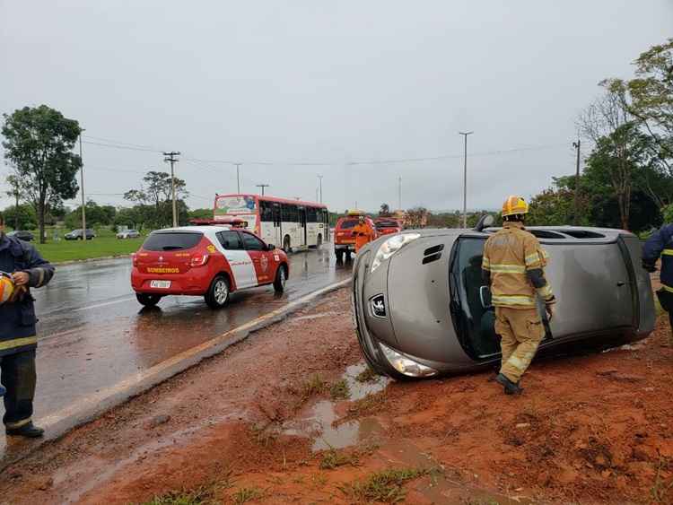 As vias foram parcialmente interditadas, mas o trânsito pouco sofreu nas regiões.