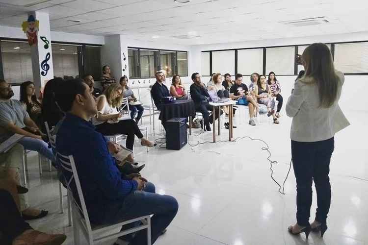 Encontro de pais para discussão da ferramenta