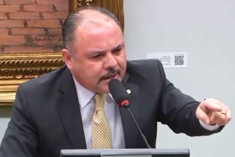 Deputado Flavinho afirmou que a colega parlamentar é mentirosa