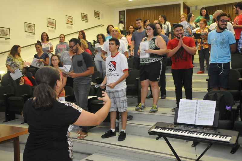 Ensaio do Coral da UnB: mÃºsica e conforto para os mais necessitados