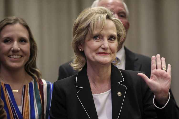 Senadora republicana é eleita para novo mandato no Mississippi