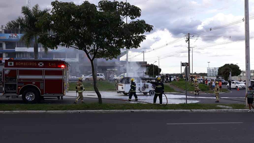 O trânsito da via não sofreu com o incêndio