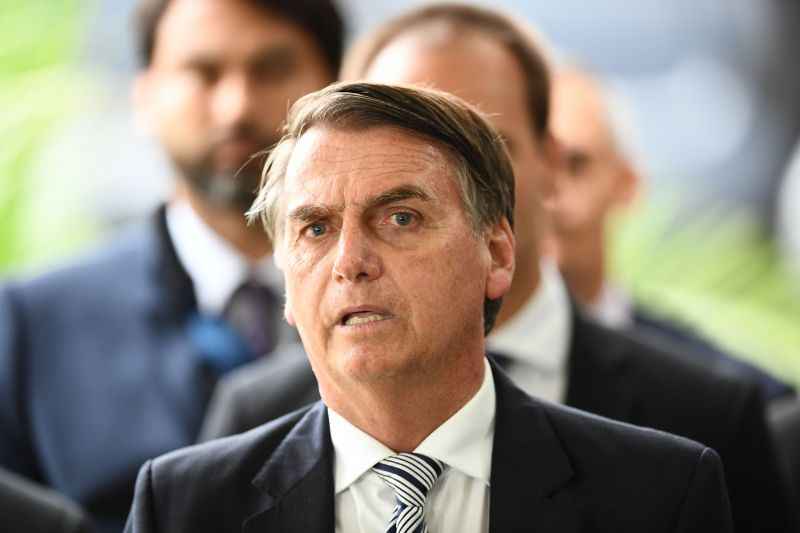 As informações foram divulgadas essa semana pelo Estado e incluem depósitos na conta de sua mulher, Michelle Bolsonaro que o presidente justificou como pagamento de um empréstimo