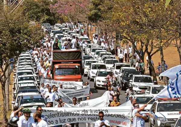 Um dos muitos protestos contra o Uber em Belo Horizonte: pressão dos taxistas e também de outros aplicativos