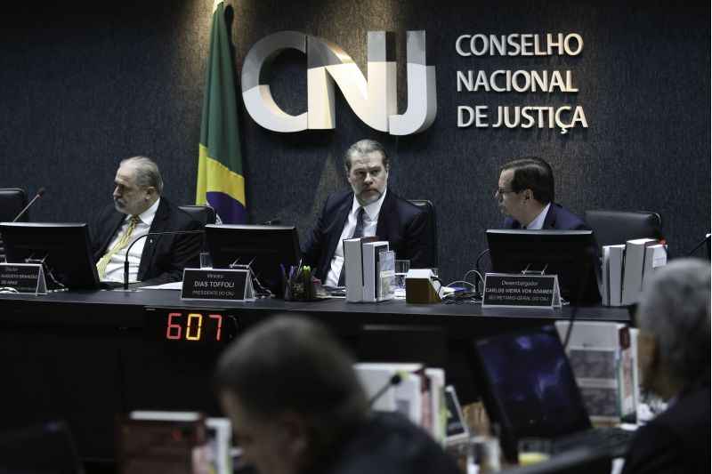 Sessão do CNJ restabeleceu o penduricalho, que havia sido suspenso em 26 de novembro após reajuste de 16,38% nos salários do STF