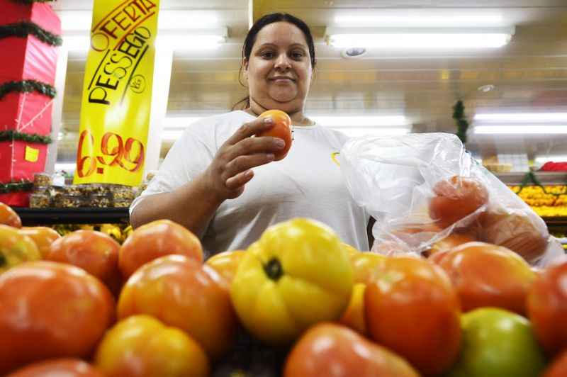 Cebola, batata e tomate são os grandes vilões da alta da cesta básica