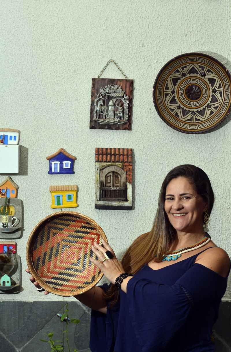 Ana Cláudia Oliveira tem um projeto relacionado à capacitação de artesãos